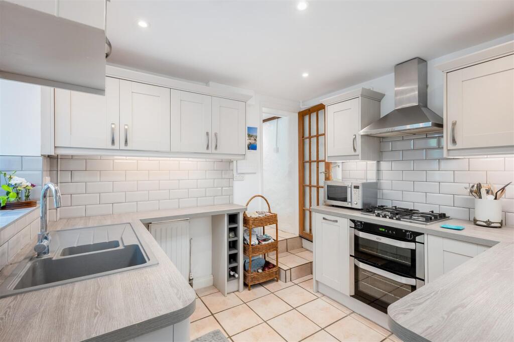House in West Oxfordshire, Mount Skippett, Ramsden - More