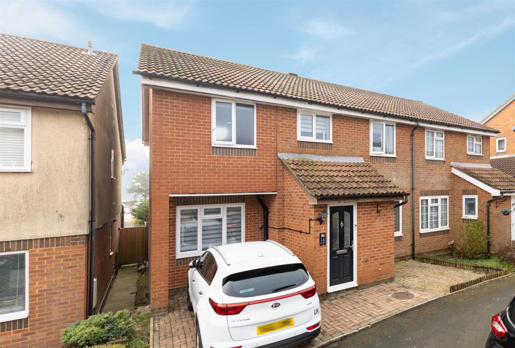 4-bed semi-detached on Farmlands Close, St. Leonards-On-Sea, £385,000