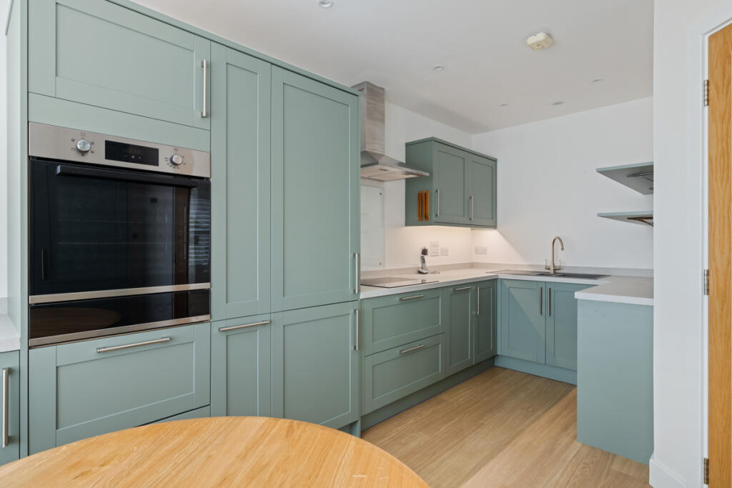 Apartment in Guildford - More