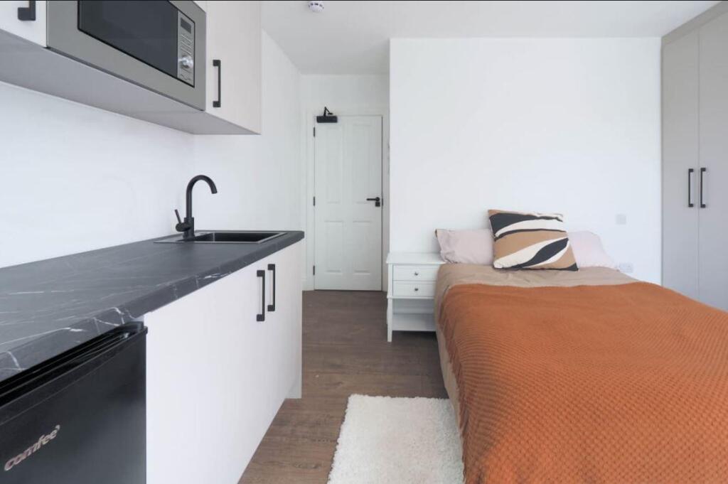 Studio flat for rent