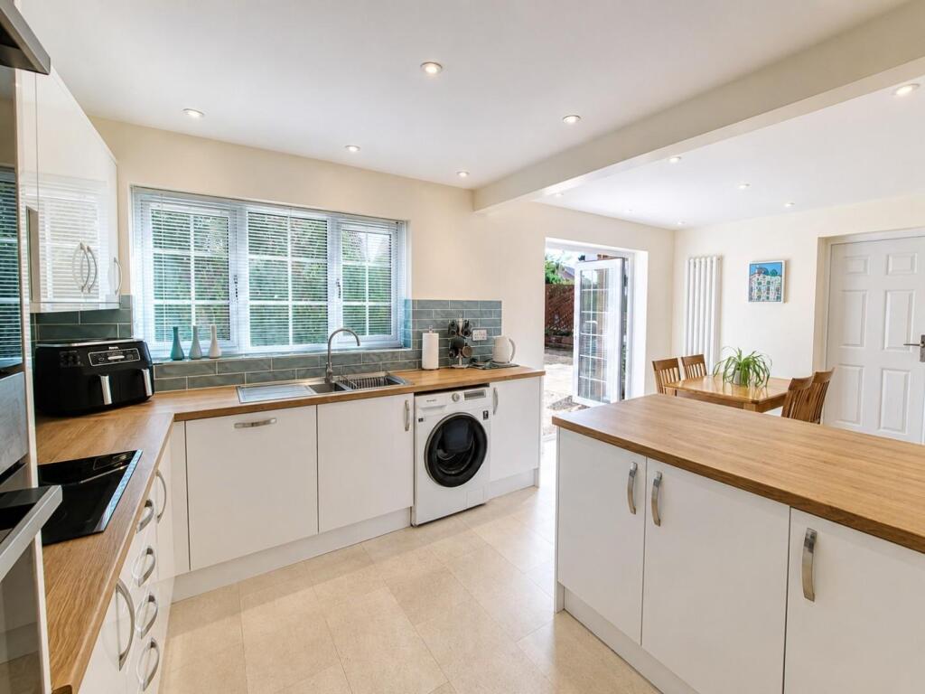House in Northampton, Wellingborough - View 5