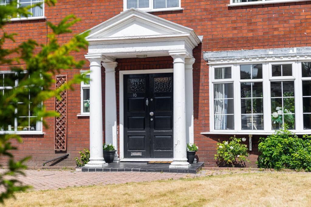 House in Macclesfield, Cheshire East - View 2
