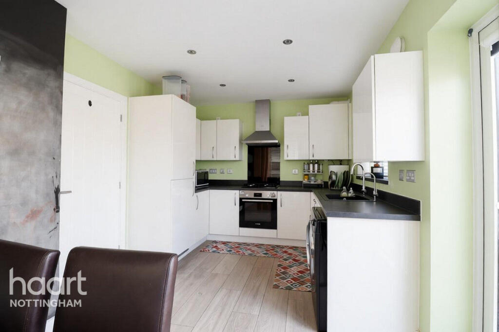 Wheatcroft Drive, Edwalton photo 3