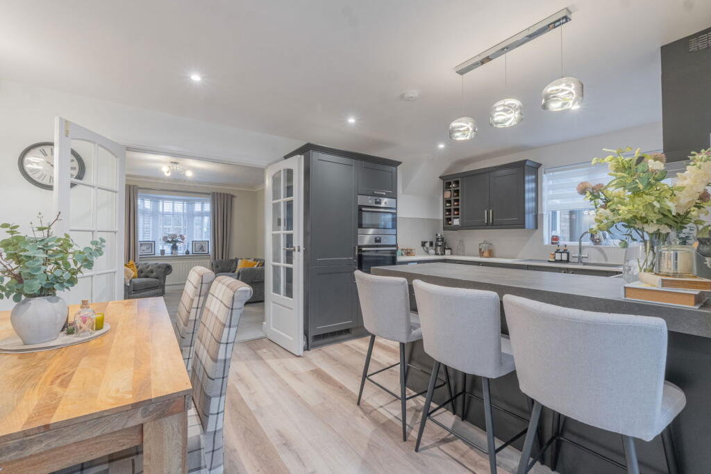 Cutworth Close, Sutton Coldfield, B76 2TA – další