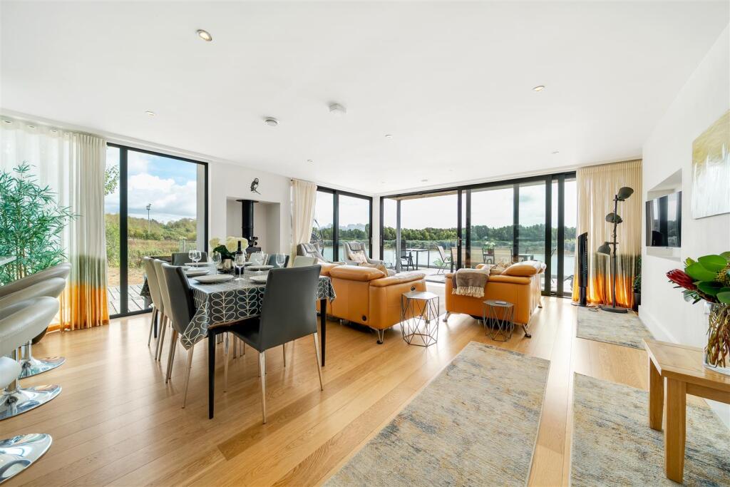 House in Dorchester, Crossways - View 4