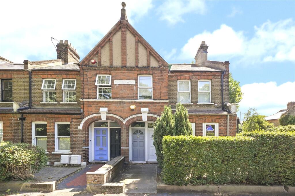 1-bed flat on Warner Road, Walthamstow, London, E17, £400,000
