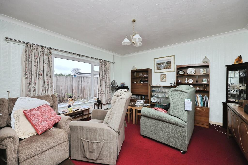 London Street, Swaffham photo 4