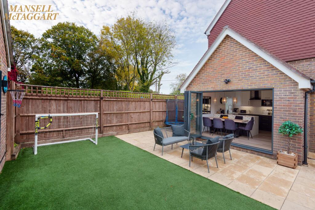 Reed Close, Hassocks, BN6 photo 4