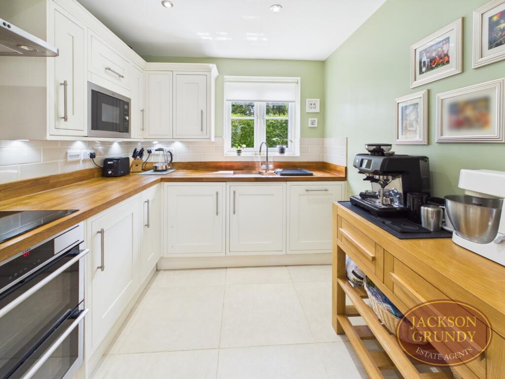 Main Road, Duston, NN5 6RD - More