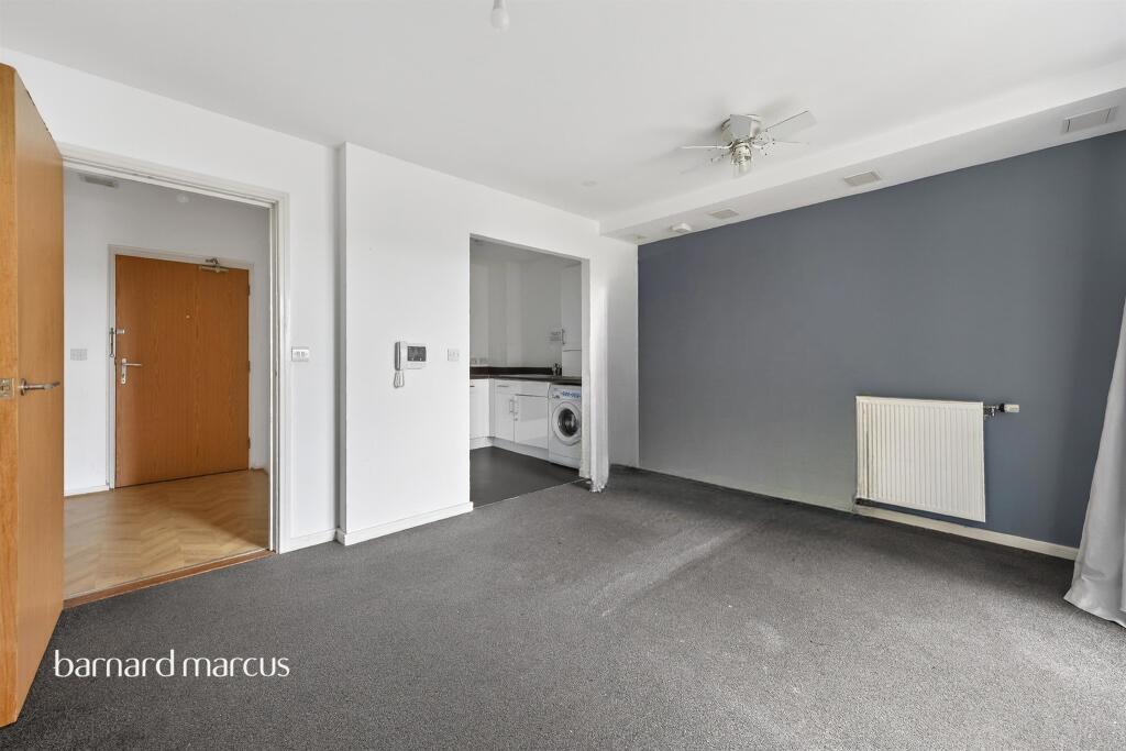 Main image of property: London Road, Croydon