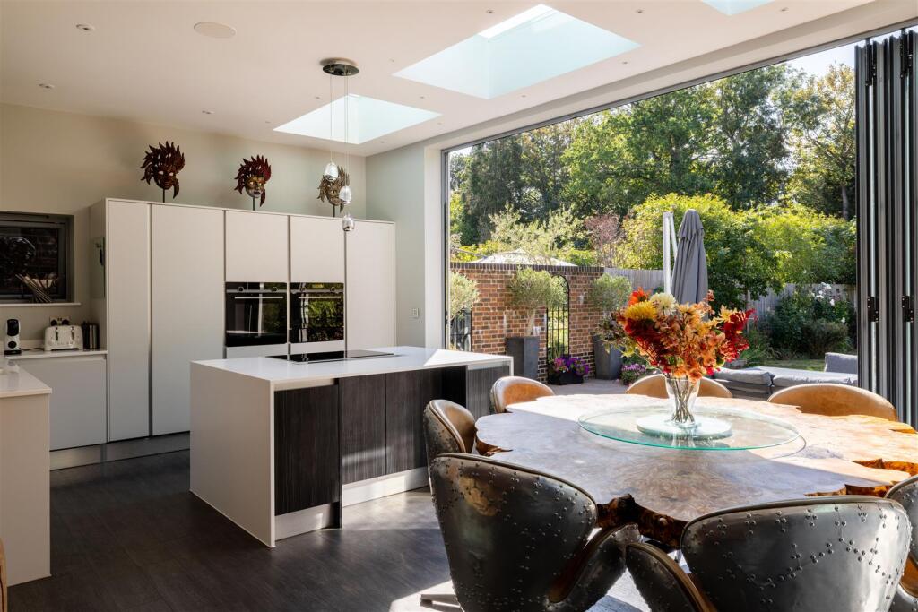 House in Reigate and Banstead, Reffles Bridge, Meadvale - View 3