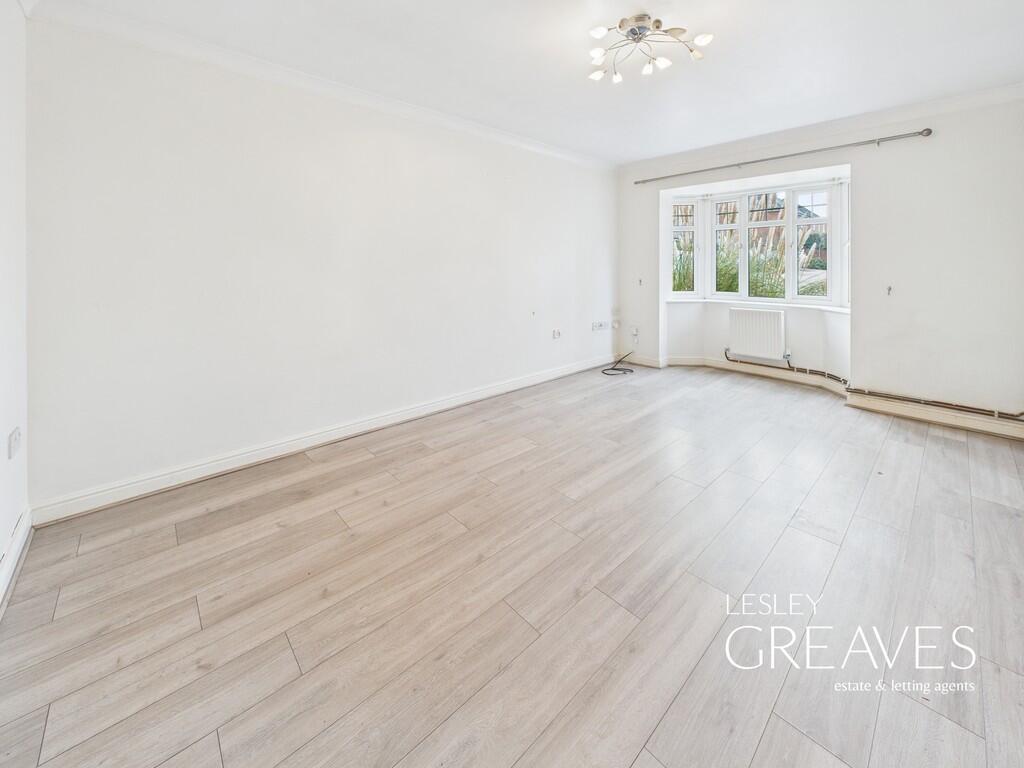 Linden Place, Mapperley Plains, Nottingham photo 4