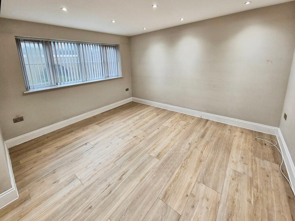 Apartment in Reading - View 4