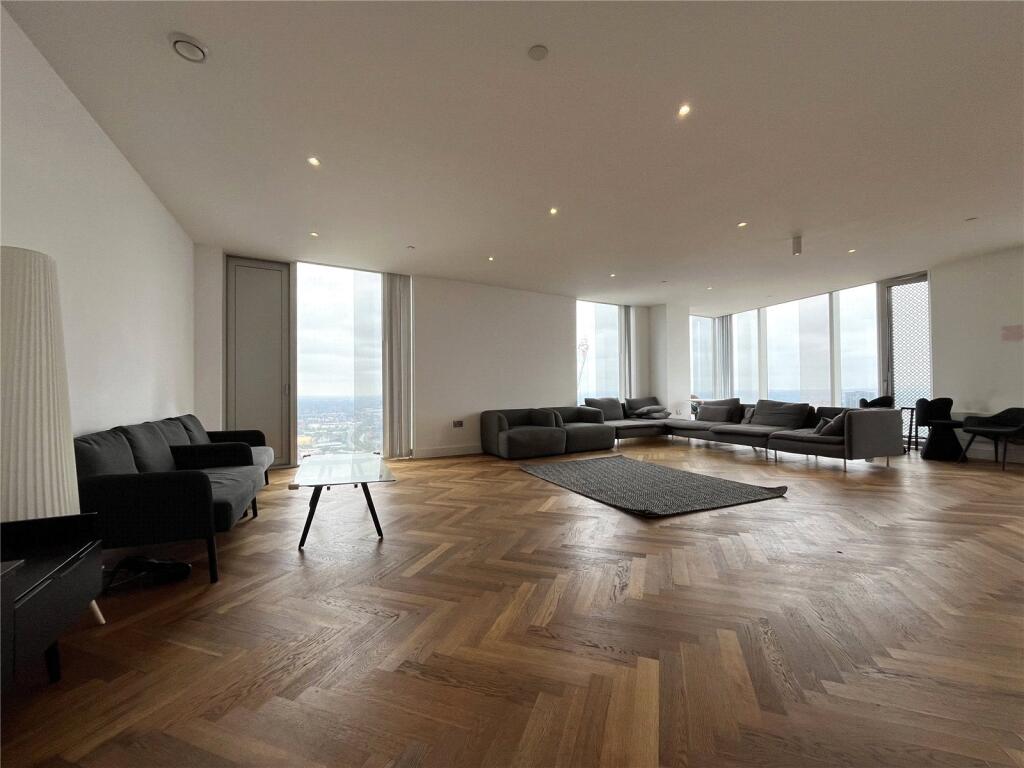 Apartment in Manchester, City Centre - View 2