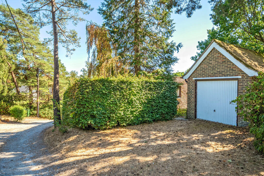 Storrington - Private road location photo 4
