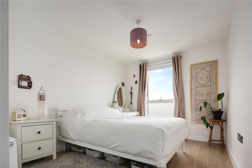 Apartment in London - More