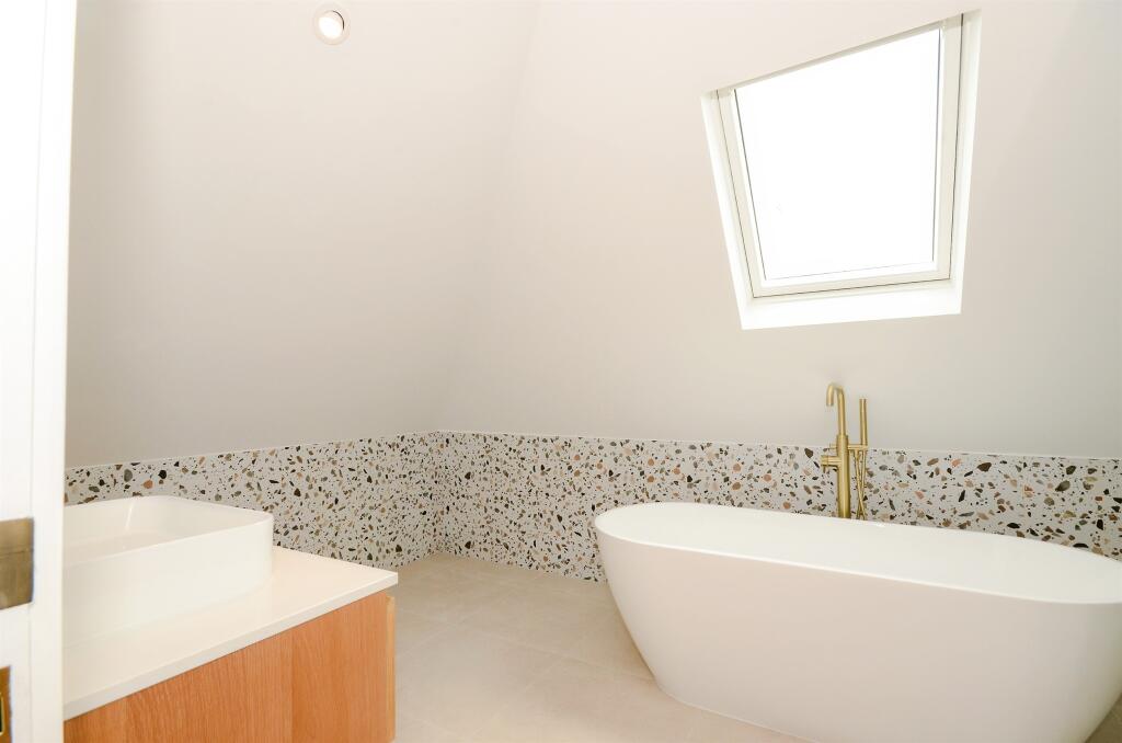 Additional image 11 of Wildwood Avenue, Bricket Wood, St. Albans