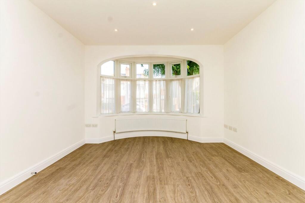 House in London, Perivale - View 2