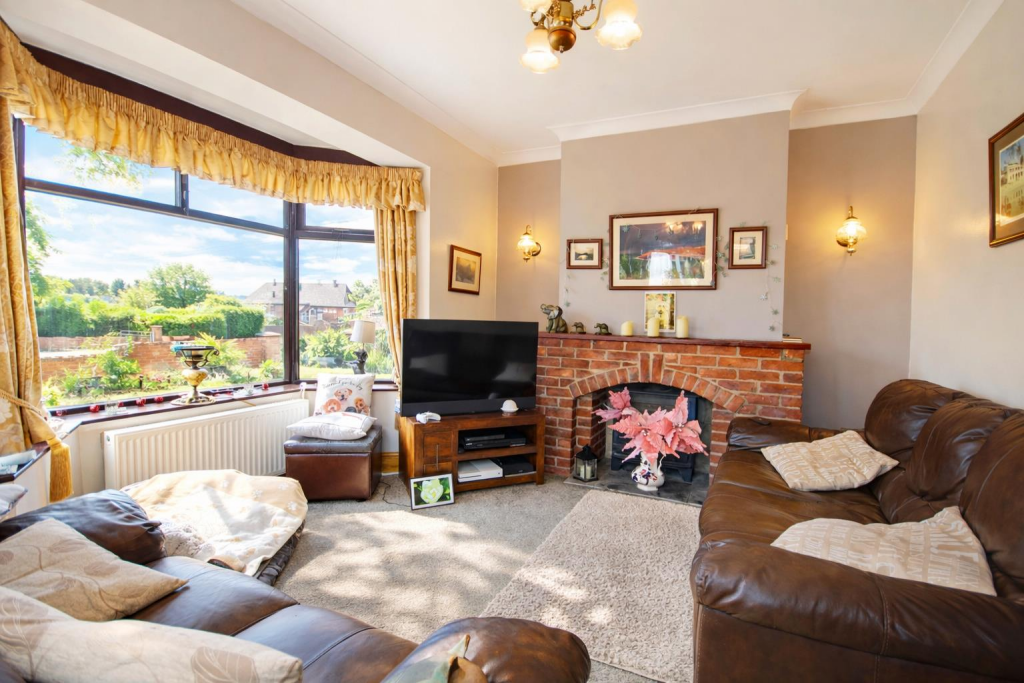 House in Wakefield, Featherstone - View 3
