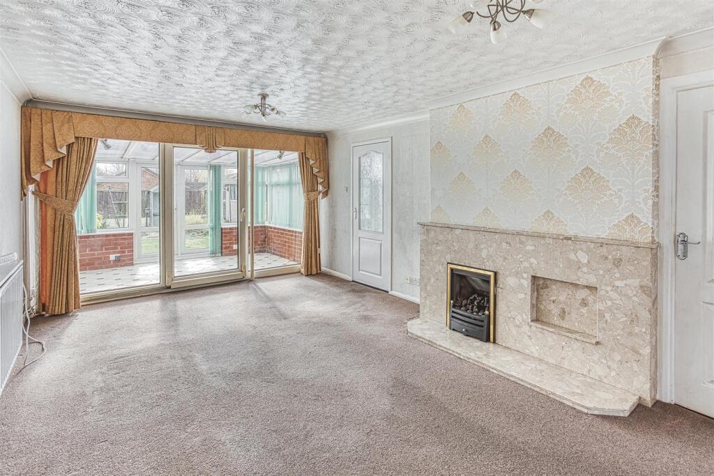 Shrewsbury Road, Stretton, Burton-On-Trent photo 3
