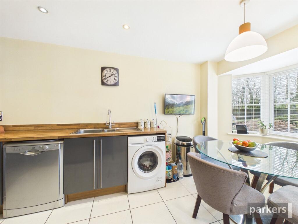 Mays Close, Earley, Reading, RG6 photo 4
