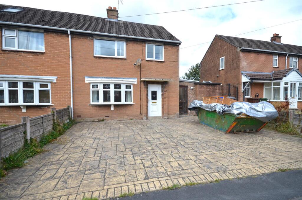 3-bed semi-detached on Queensway, Dukinfield, £190,000