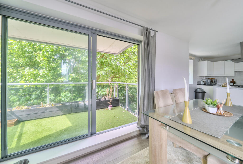 Main image of property: Streatham High Road, London, SW16