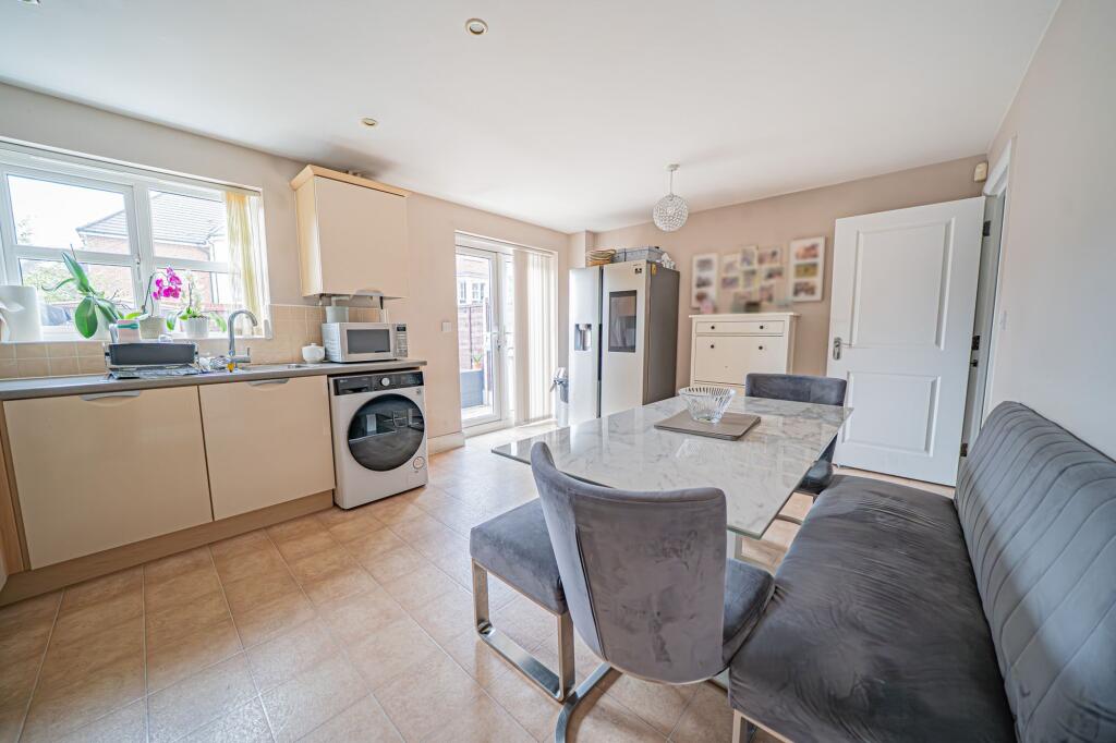 Middlewood Close, Solihull, B91 photo 4