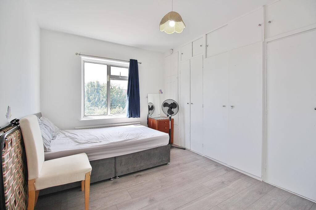 House in Twickenham - View 3