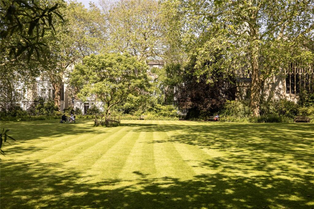 Onslow Gardens, London, SW7 – další