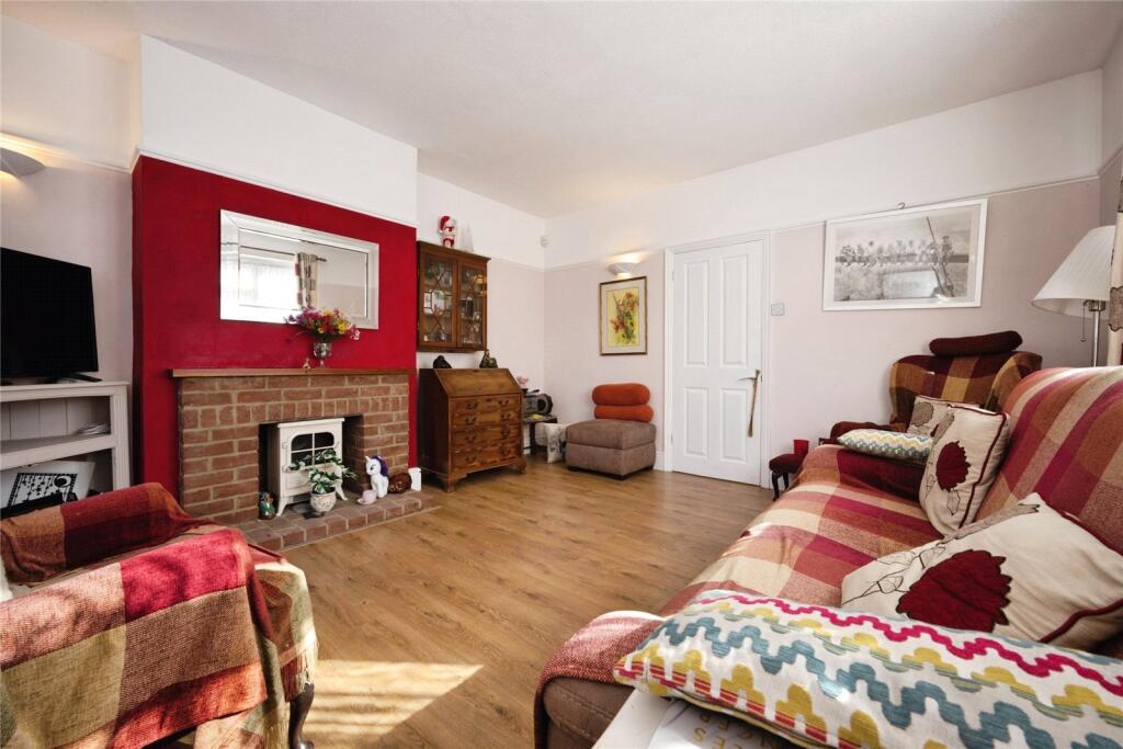 House in Luton - View 5