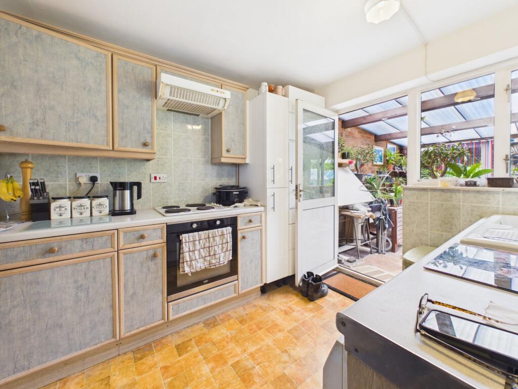 Marlow Road, Towcester, NN12 - View 3
