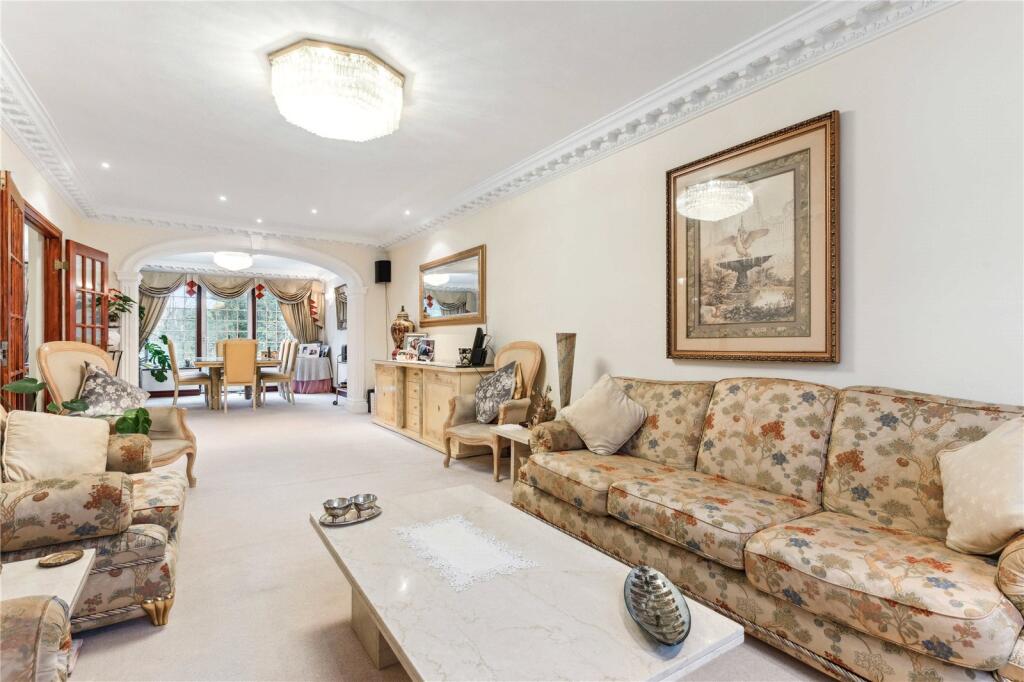 House in London, Park Royal - View 6