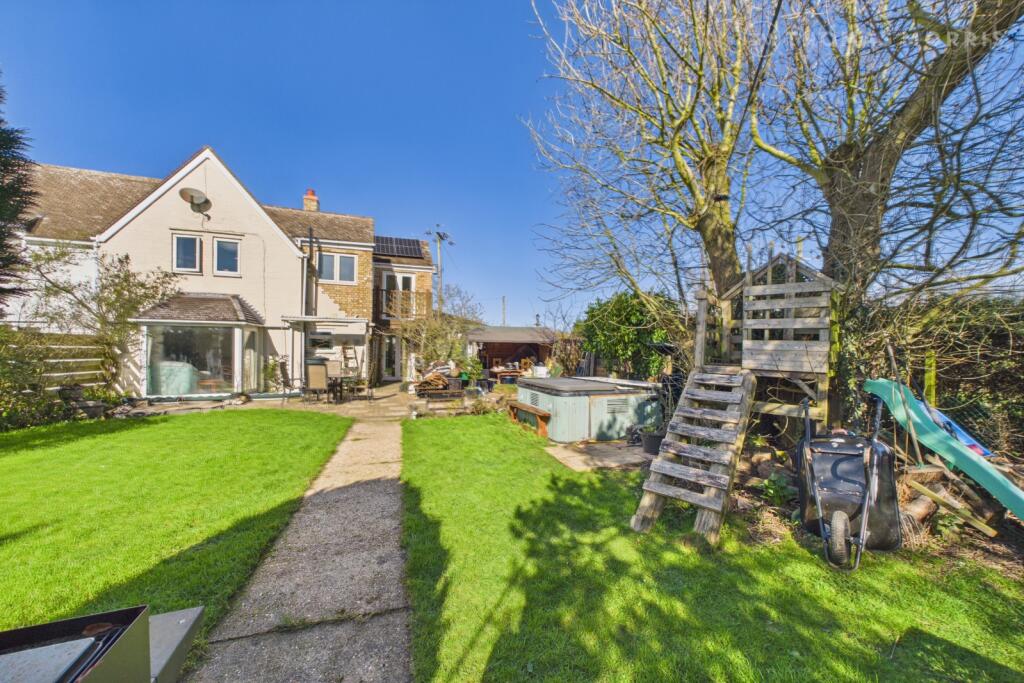 House in Huntingdonshire, Wyton-on-the-Hill