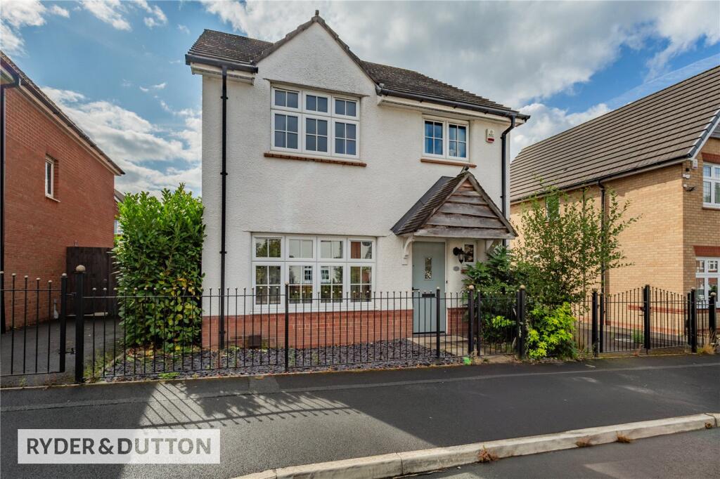 4-bed detached on Elmwood Grove, Moston, Manchester, Greater Manchester, M9, £300,000