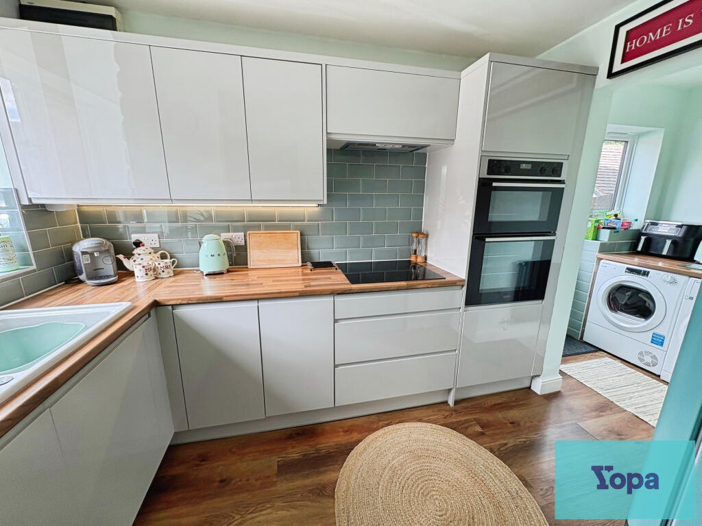 House in Stoke-on-Trent - More