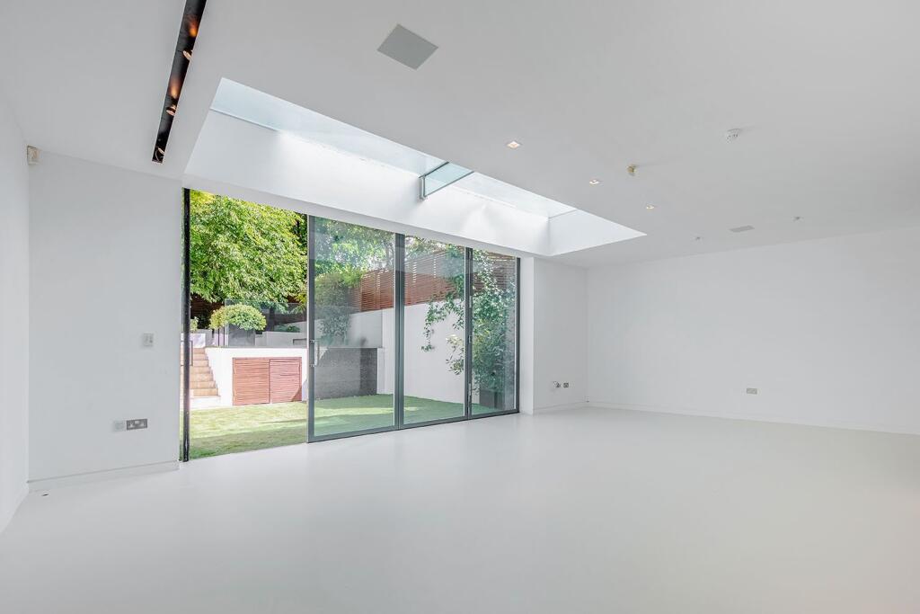 Denning Road, Hampstead, London - View 6