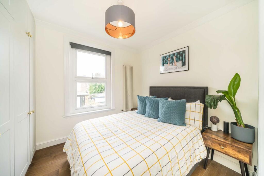Apartment in London - More