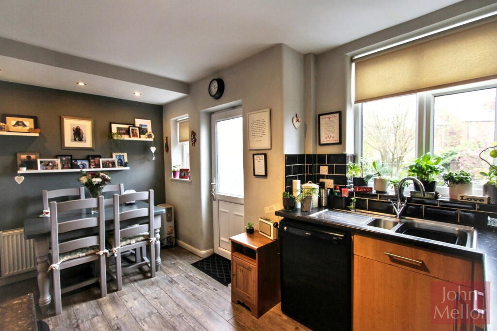 Pensarn Grove, South Reddish SK5 7LE photo 4
