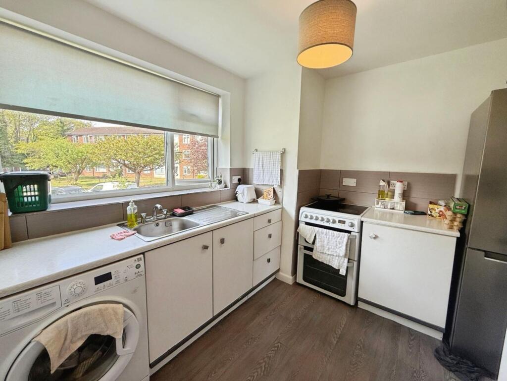 Damery Court, Bramhall, SK7 photo 4