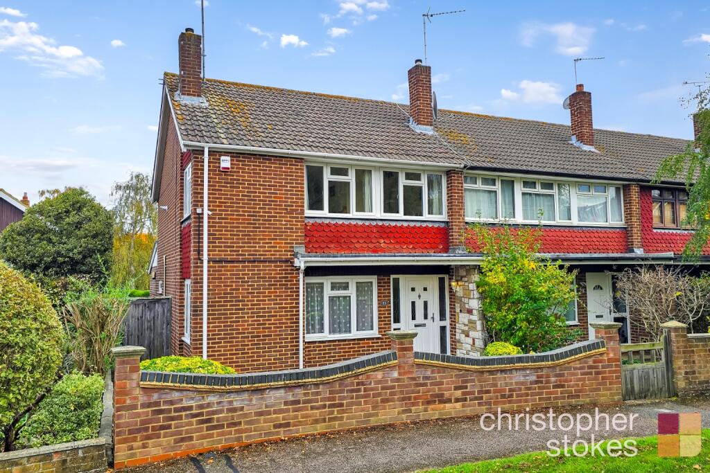 Main image of property: Roselands Avenue, Hoddesdon, Hertfordshire, EN11 9BA