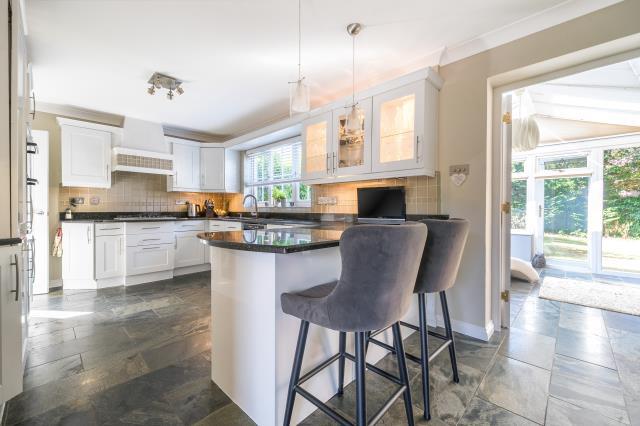 House in Basingstoke and Deane, Chineham - View 4