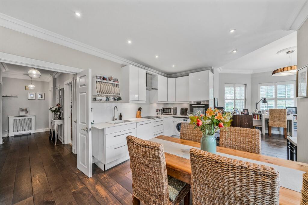 Apartment in London - View 5