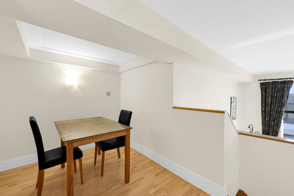 Apartment in London - More