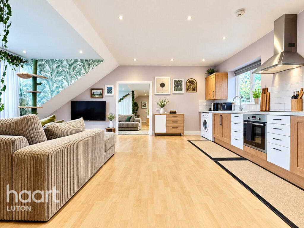 Apartment in Luton - View 3