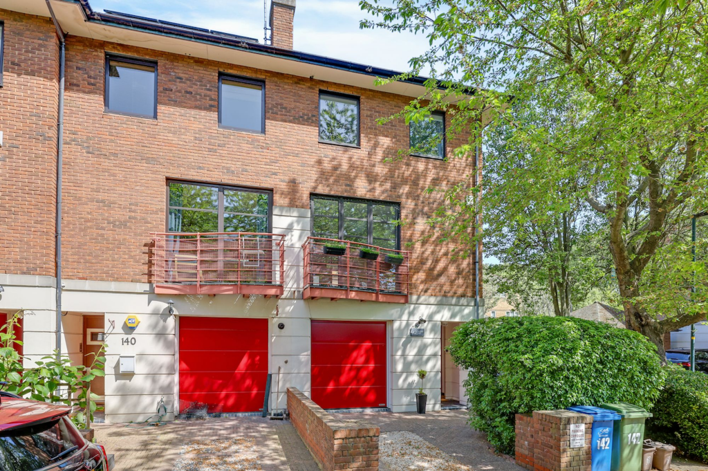 Main image of property: Plover Way, London, SE16