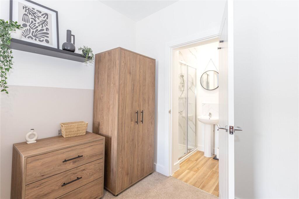 6 bedroom terraced house for rent