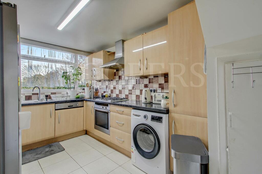 Ainsworth Close, London, NW2 photo 2