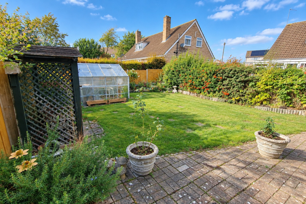 House in Barton-le-Clay, Central Bedfordshire - View 3