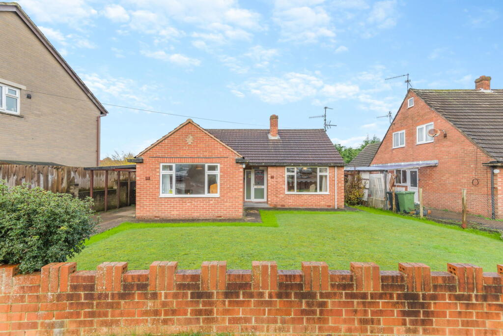 3-bed bungalow on Gloucester Road, Coleford, £250,000